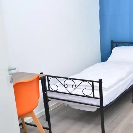 Hostel Xenon *